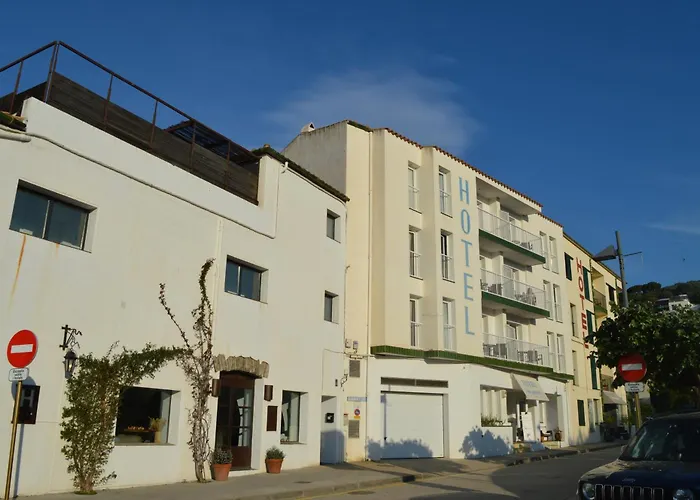 Hotel Nou Estrelles